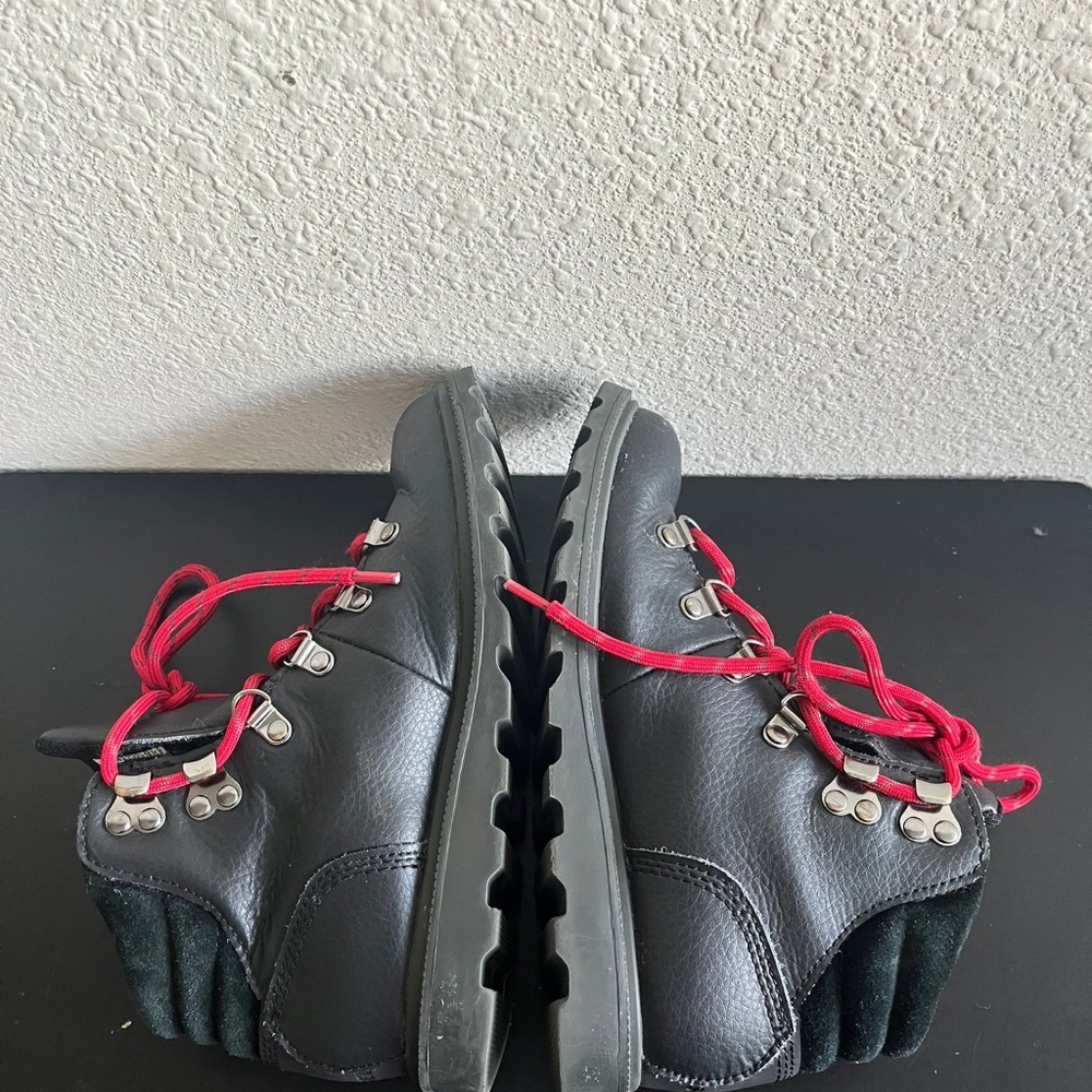 Sorel Unisex Madson Black Waterproof Hiker Boots Size 2 Style NY2994-010 - Picture 6 of 8